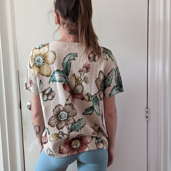 Bold Floral Print Knit Top w. Beading Detail & Shoulder Pads - Picture 9 of 12